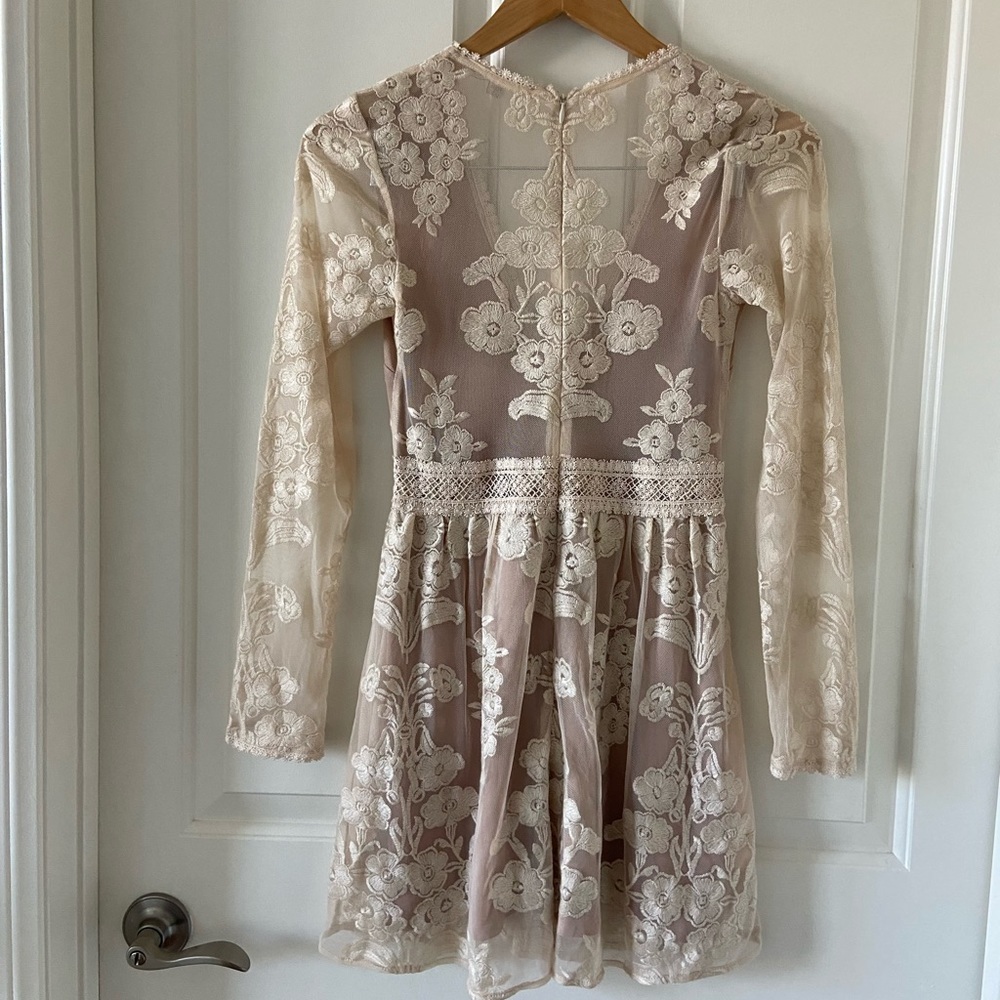 Rare For Love & Lemons Lace Women’s Mini Dress White Nude Sheer Size Small - Picture 3 of 8